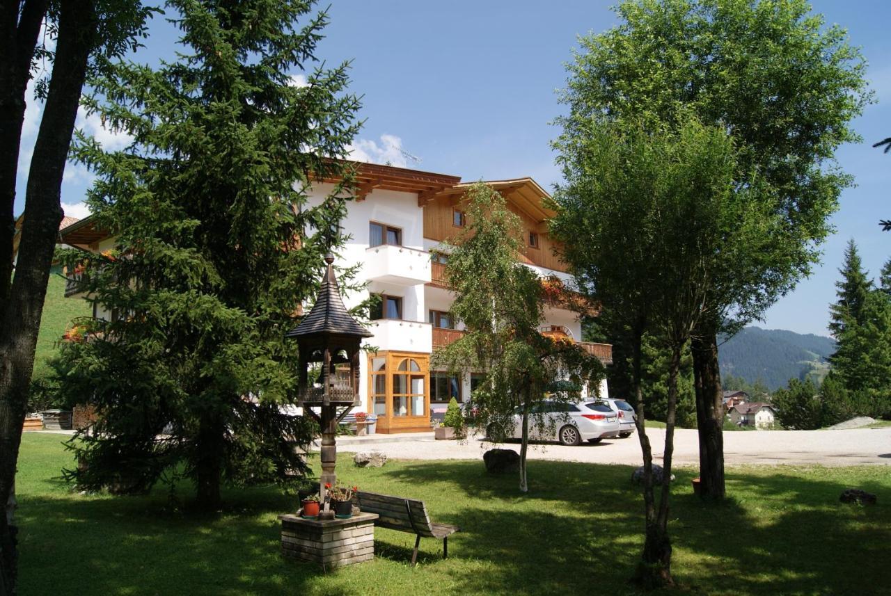 Guesthouse Rungg Badia (South Tyrol) Eksteriør bilde