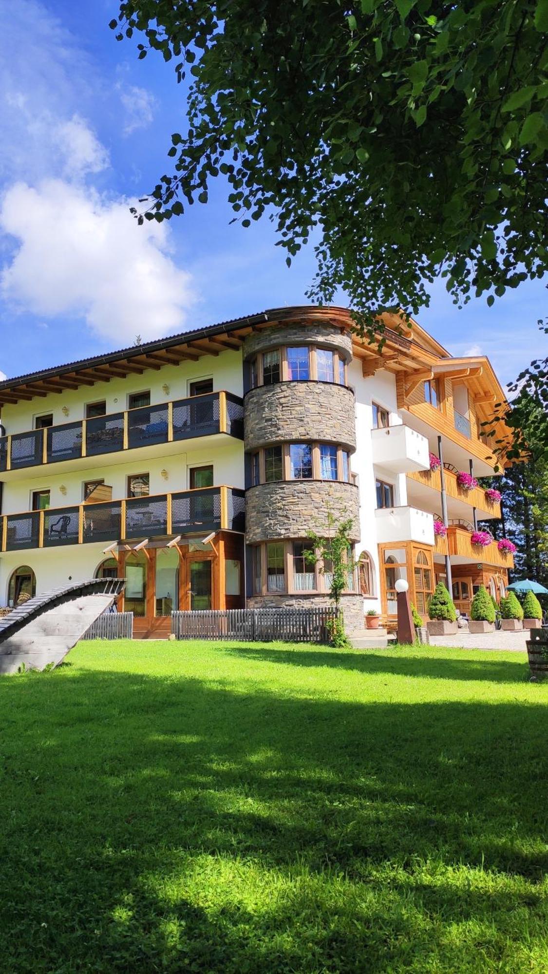Guesthouse Rungg Badia (South Tyrol) Eksteriør bilde