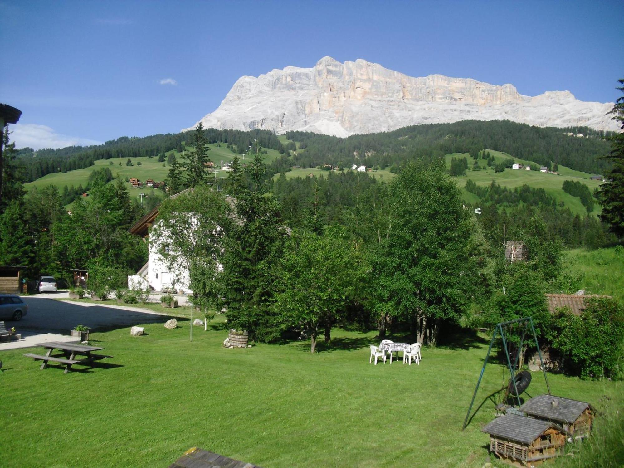 Guesthouse Rungg Badia (South Tyrol) Eksteriør bilde